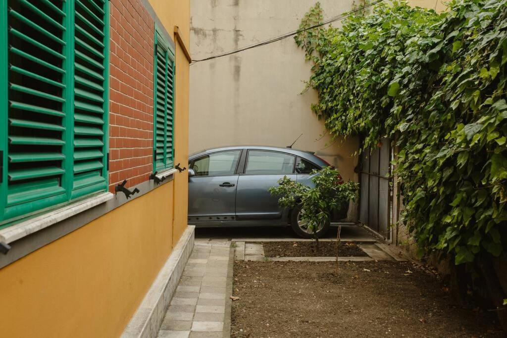 Rare Durres Apartment With Private Parking & Garden Екстер'єр фото