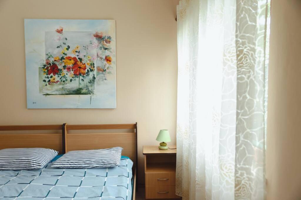 Rare Durres Apartment With Private Parking & Garden Екстер'єр фото