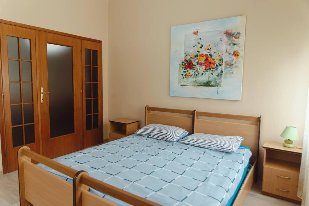 Rare Durres Apartment With Private Parking & Garden Екстер'єр фото