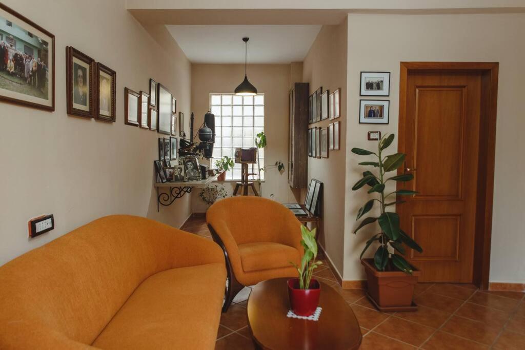 Rare Durres Apartment With Private Parking & Garden Екстер'єр фото