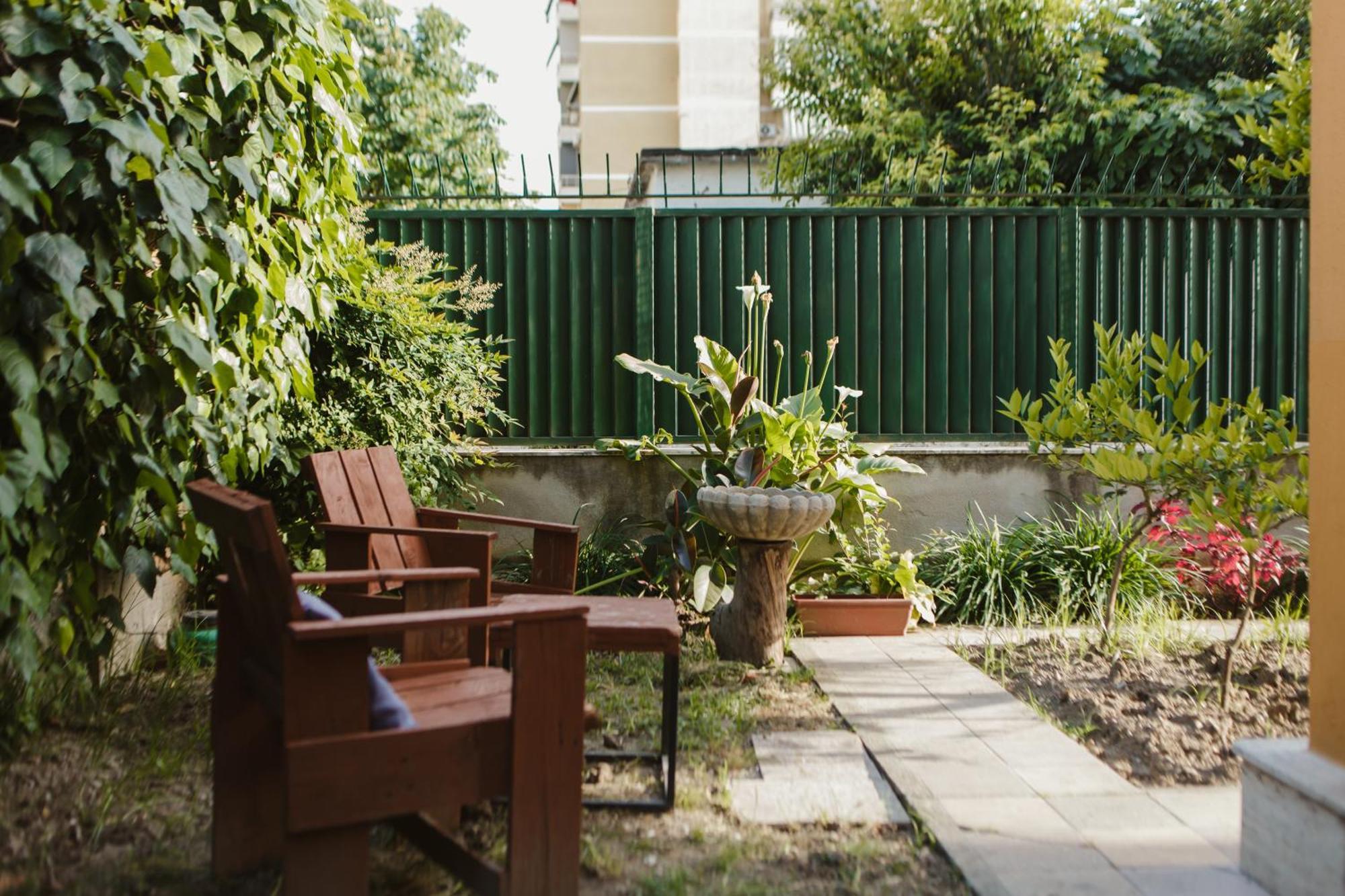 Rare Durres Apartment With Private Parking & Garden Екстер'єр фото