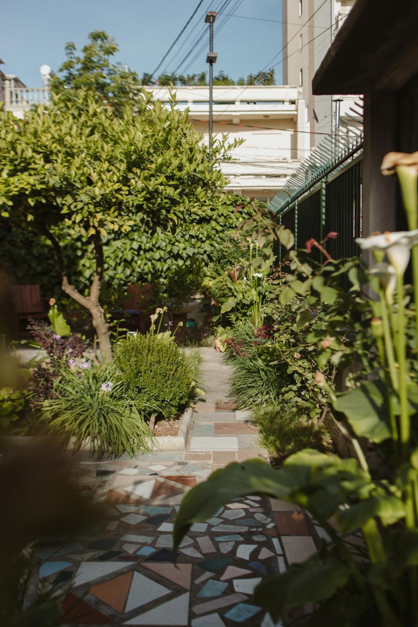 Rare Durres Apartment With Private Parking & Garden Екстер'єр фото